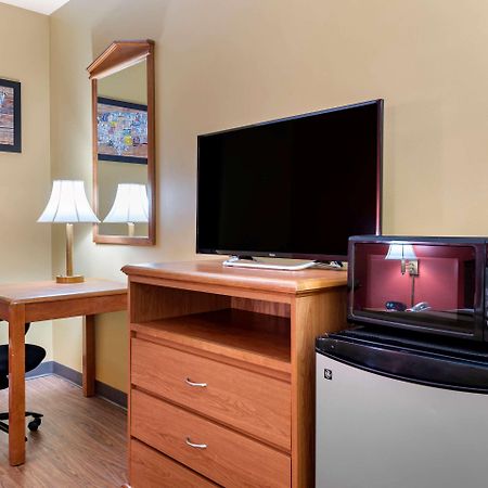 Econo Lodge Airport Louisville-Jefferson County Extérieur photo