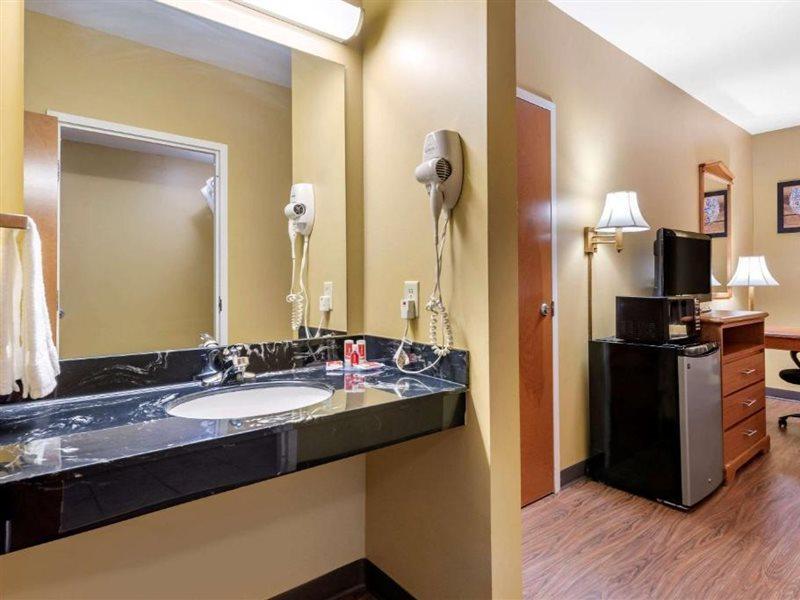 Econo Lodge Airport Louisville-Jefferson County Extérieur photo