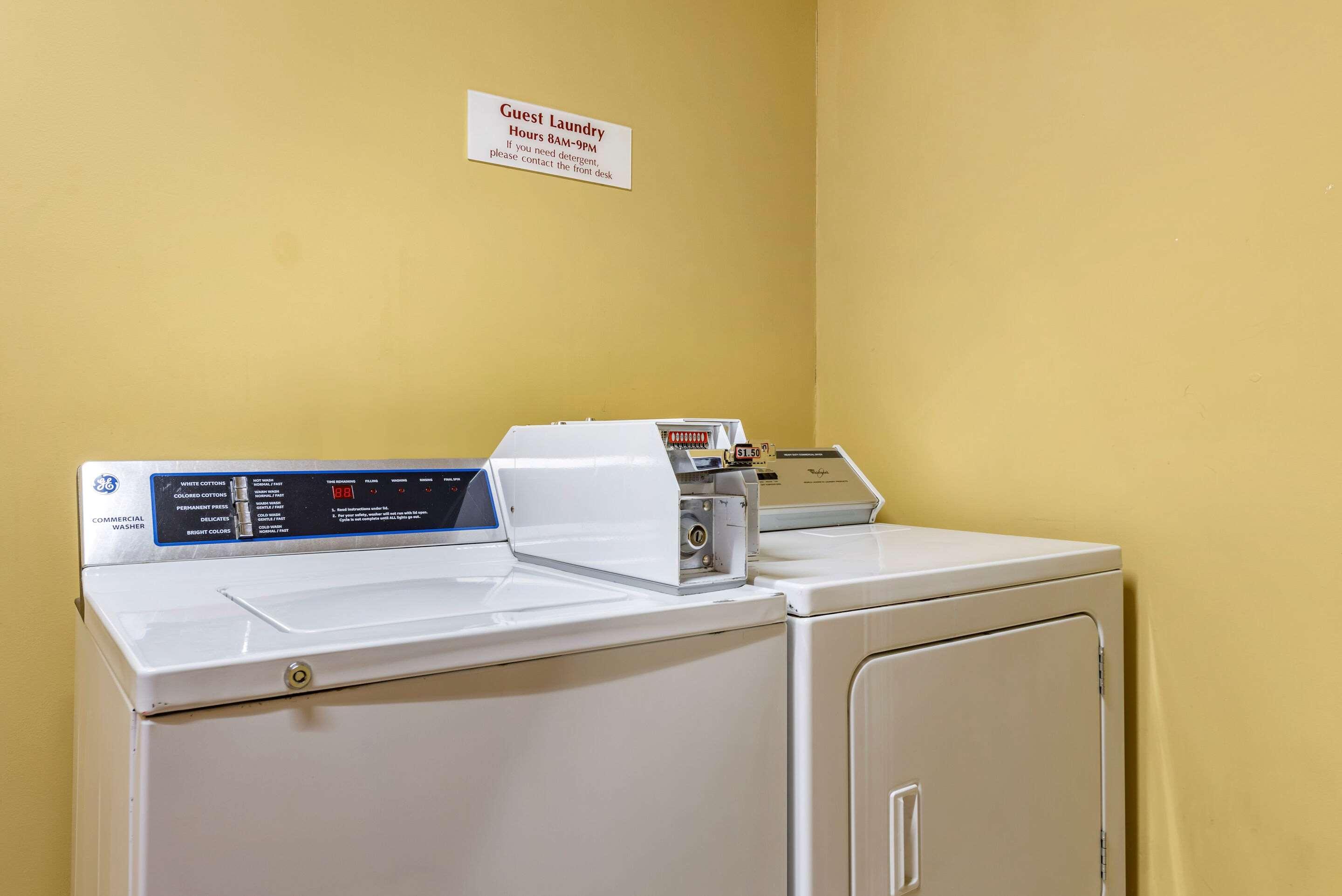 Econo Lodge Airport Louisville-Jefferson County Extérieur photo