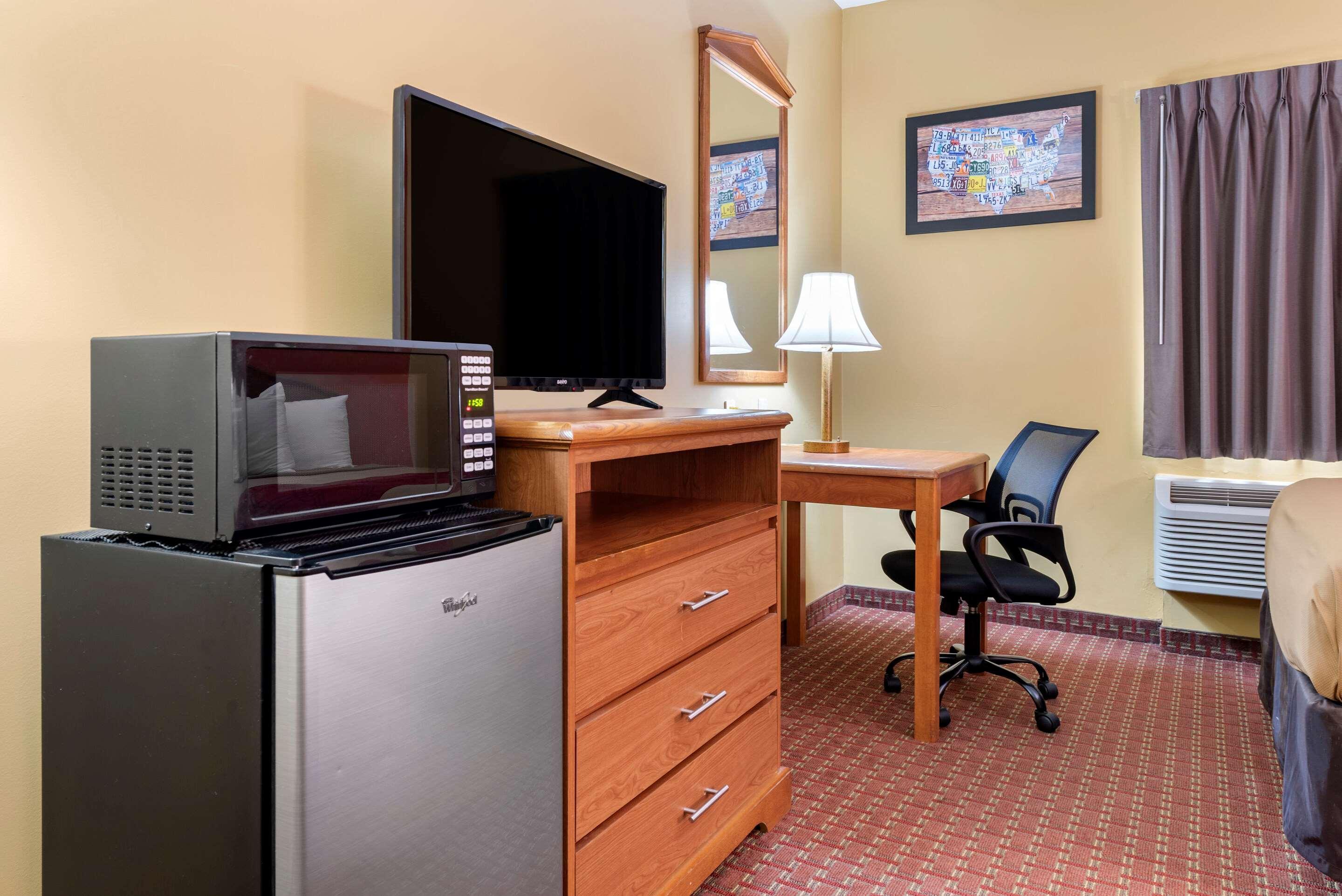 Econo Lodge Airport Louisville-Jefferson County Extérieur photo