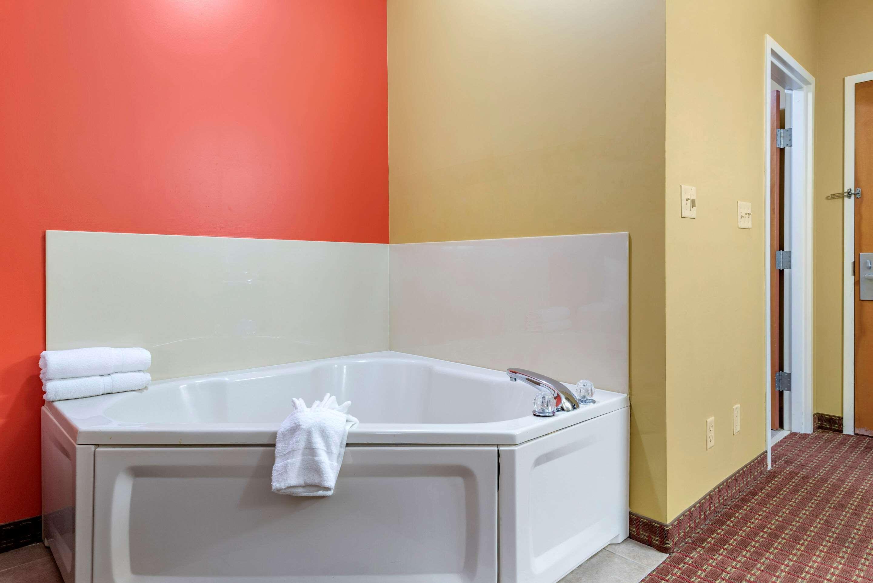 Econo Lodge Airport Louisville-Jefferson County Extérieur photo