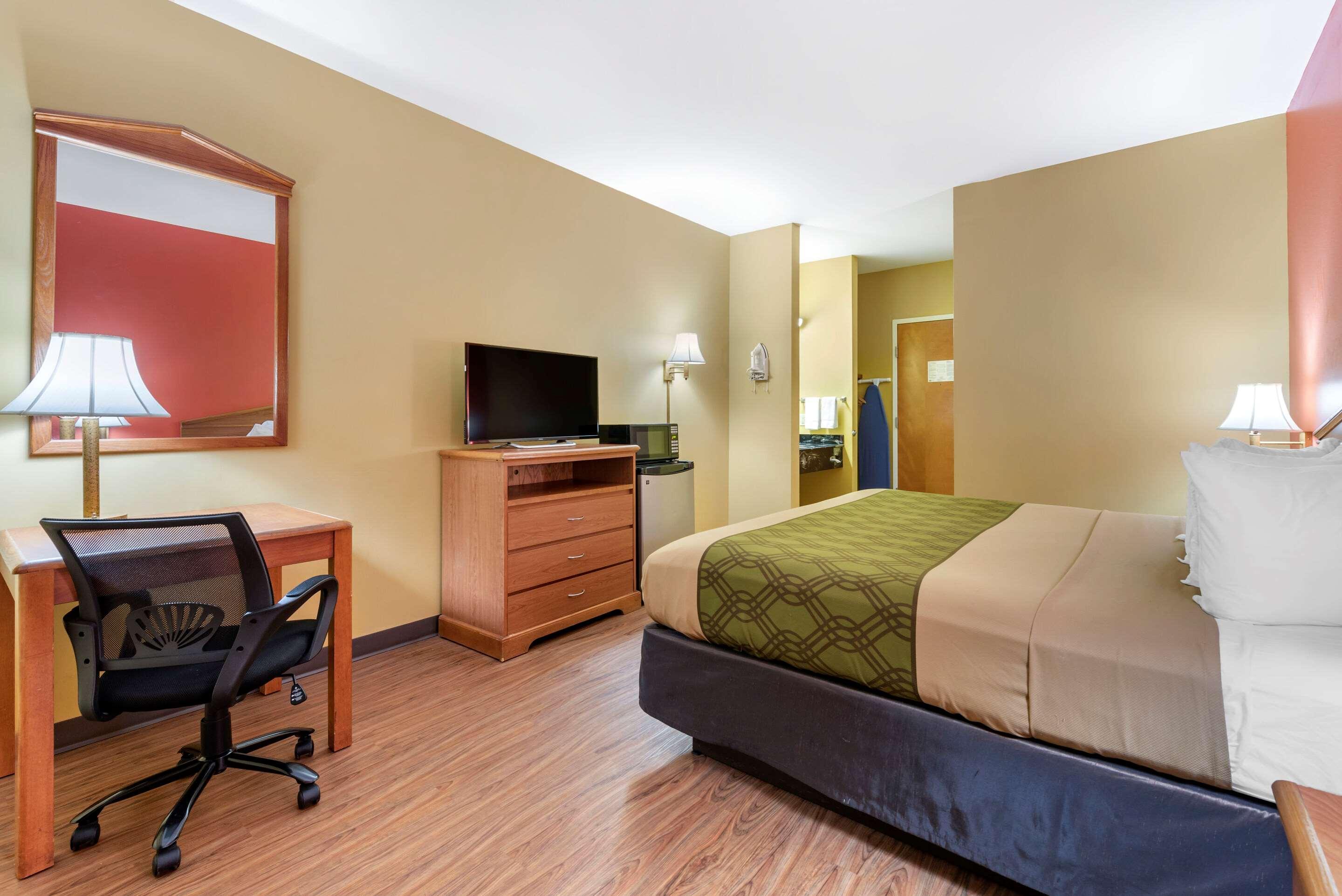 Econo Lodge Airport Louisville-Jefferson County Extérieur photo