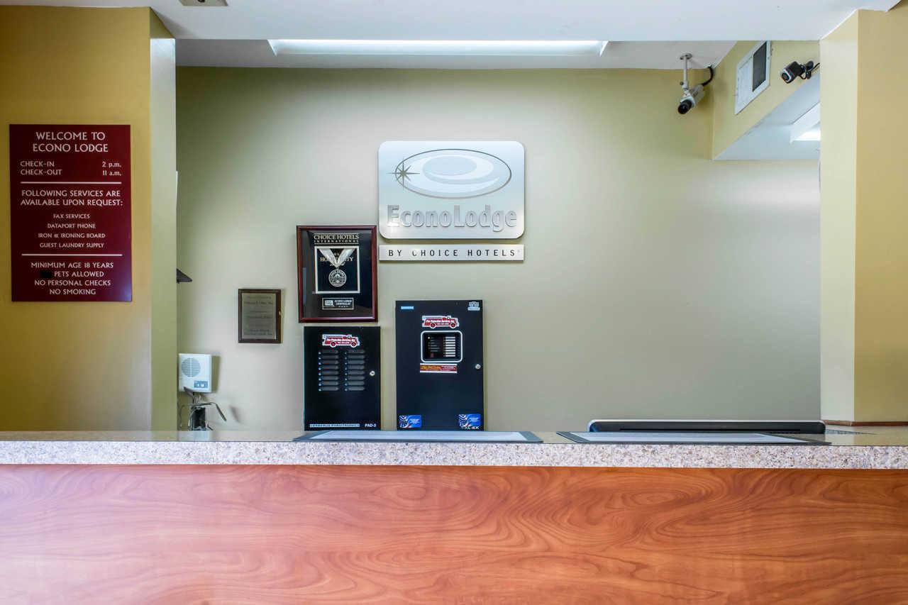 Econo Lodge Airport Louisville-Jefferson County Extérieur photo