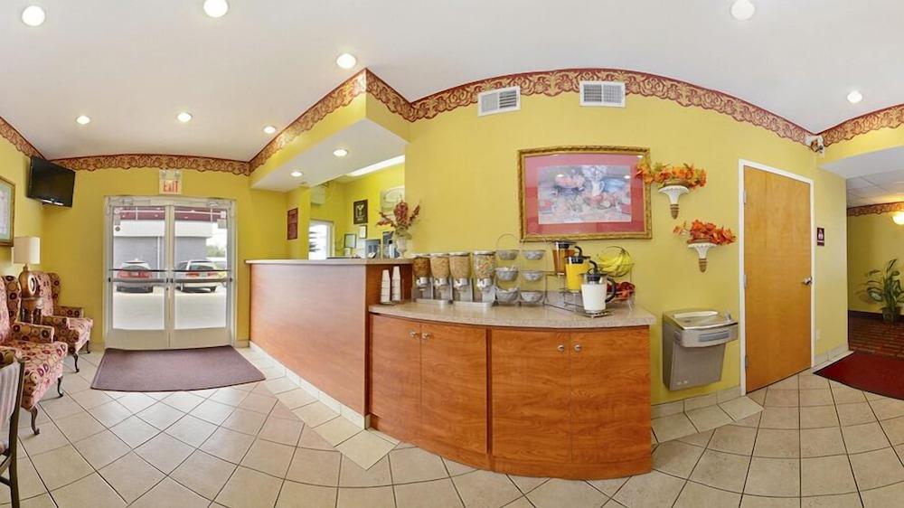 Econo Lodge Airport Louisville-Jefferson County Extérieur photo