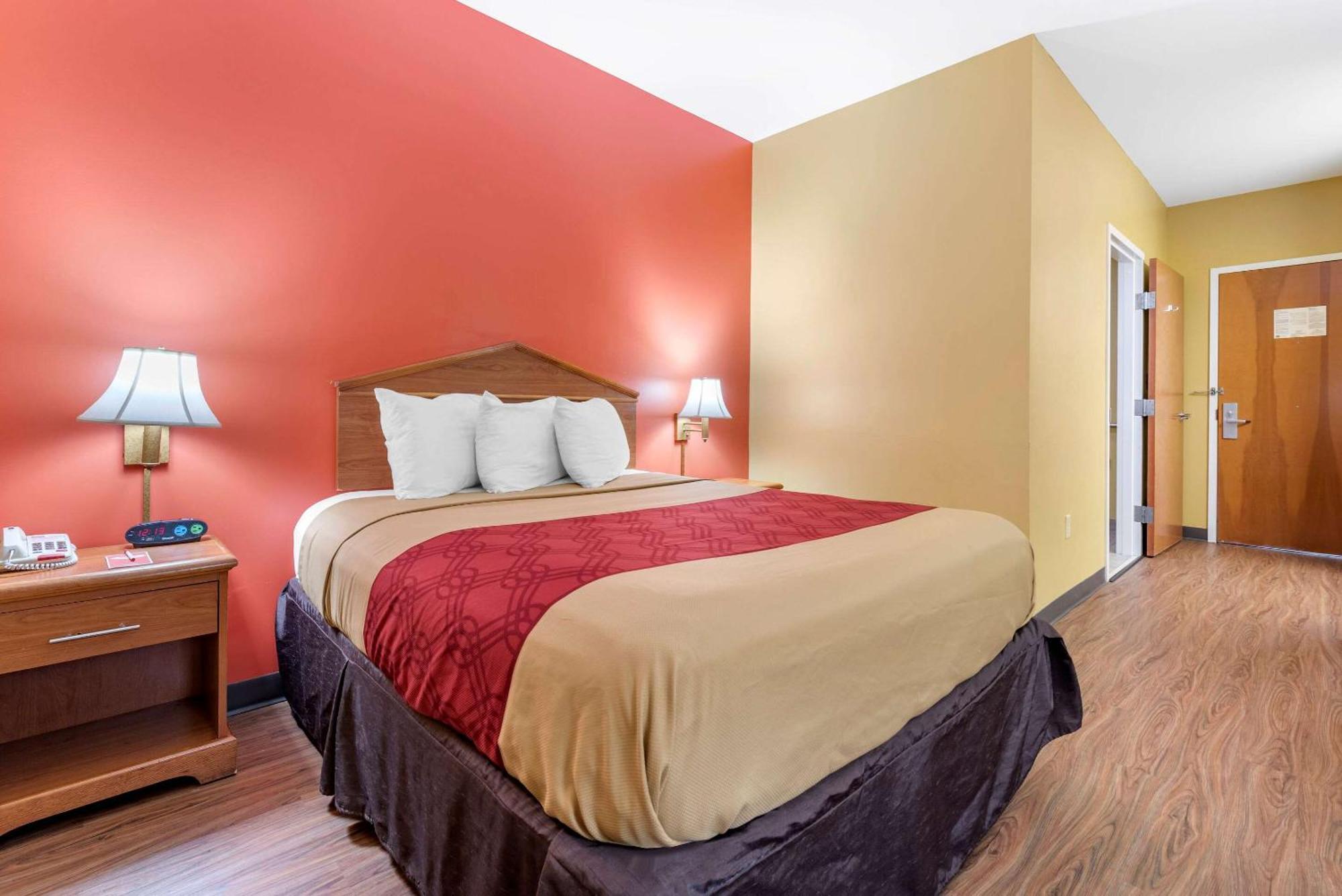 Econo Lodge Airport Louisville-Jefferson County Extérieur photo